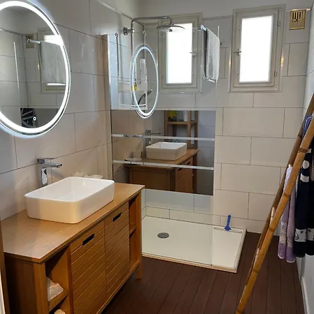 Holiday home La Maison Brennus , Piscine, 15 Min Des Plages